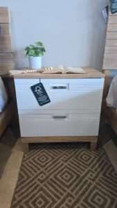 MESA DE NOCHE BRIONY BR. WHITE AND BR PECAN